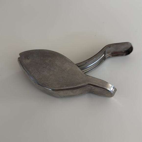 Vintage Fish shaped lemon juicer - Picture 5 of 5